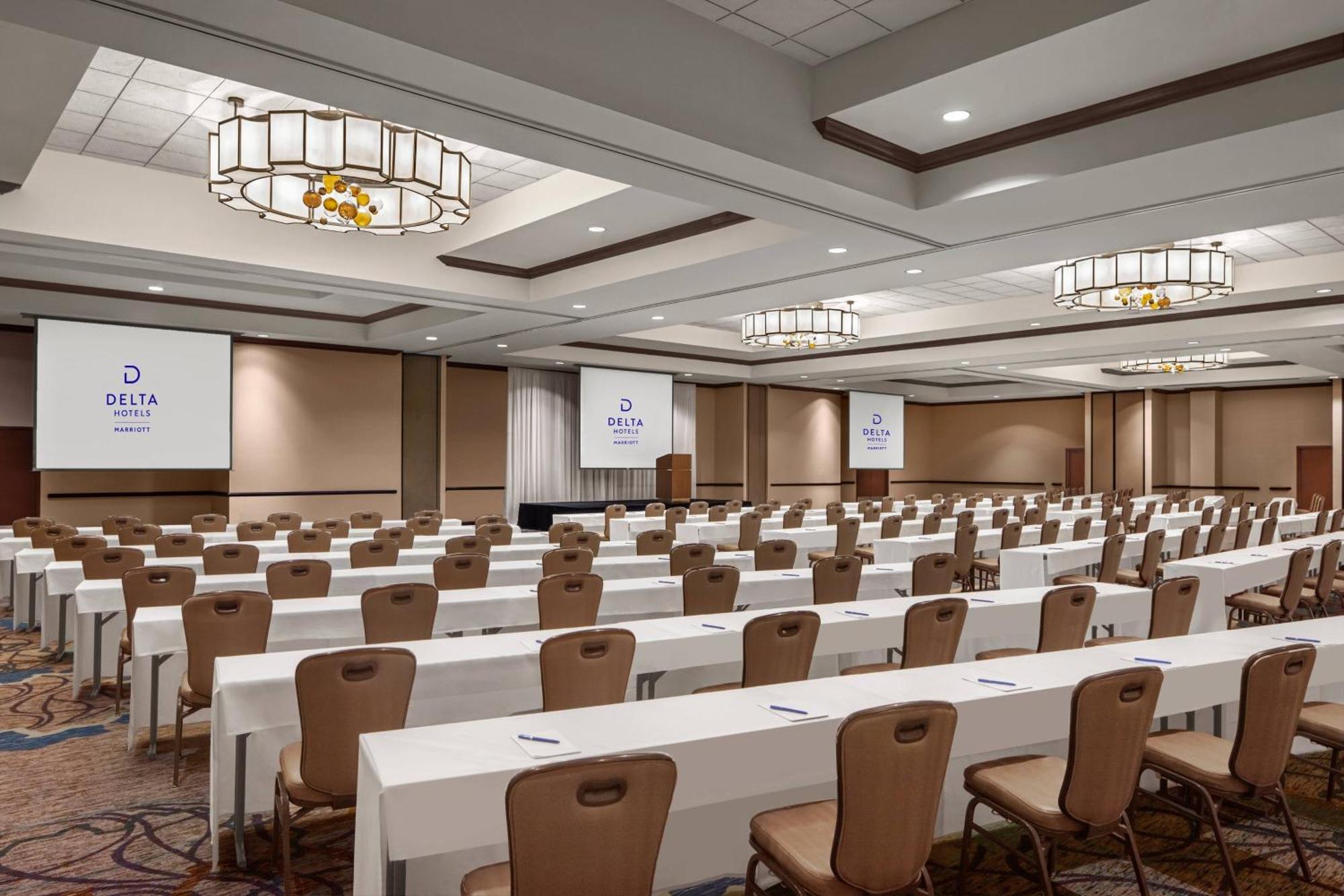 Delta Hotels By Marriott Anaheim Garden Grove Esterno foto